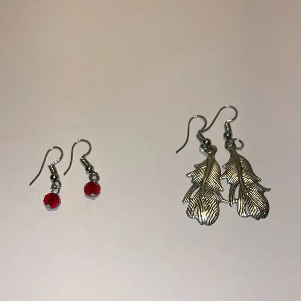2 sets of earrings